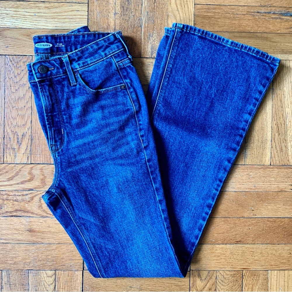OLD NAVY size 2 Super High Rise Flare Dark Wash Jeans